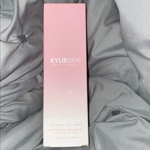 kylie skin moisturizer